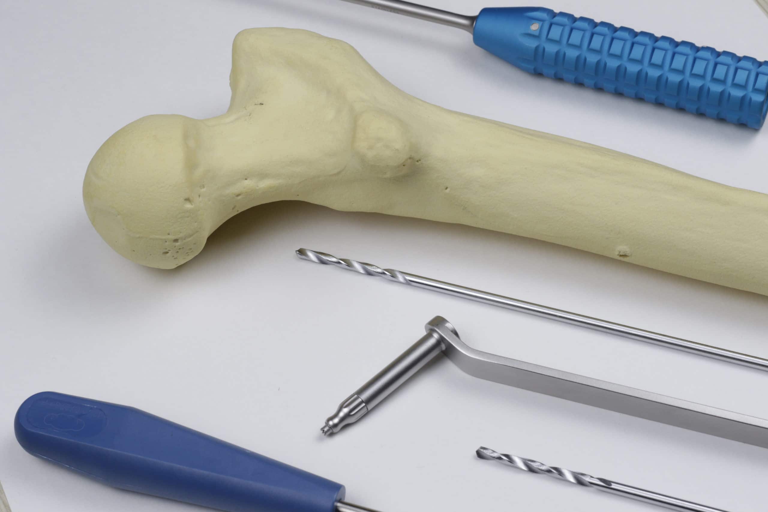 Surgical plates for osteosynthesis in case of bone fractures